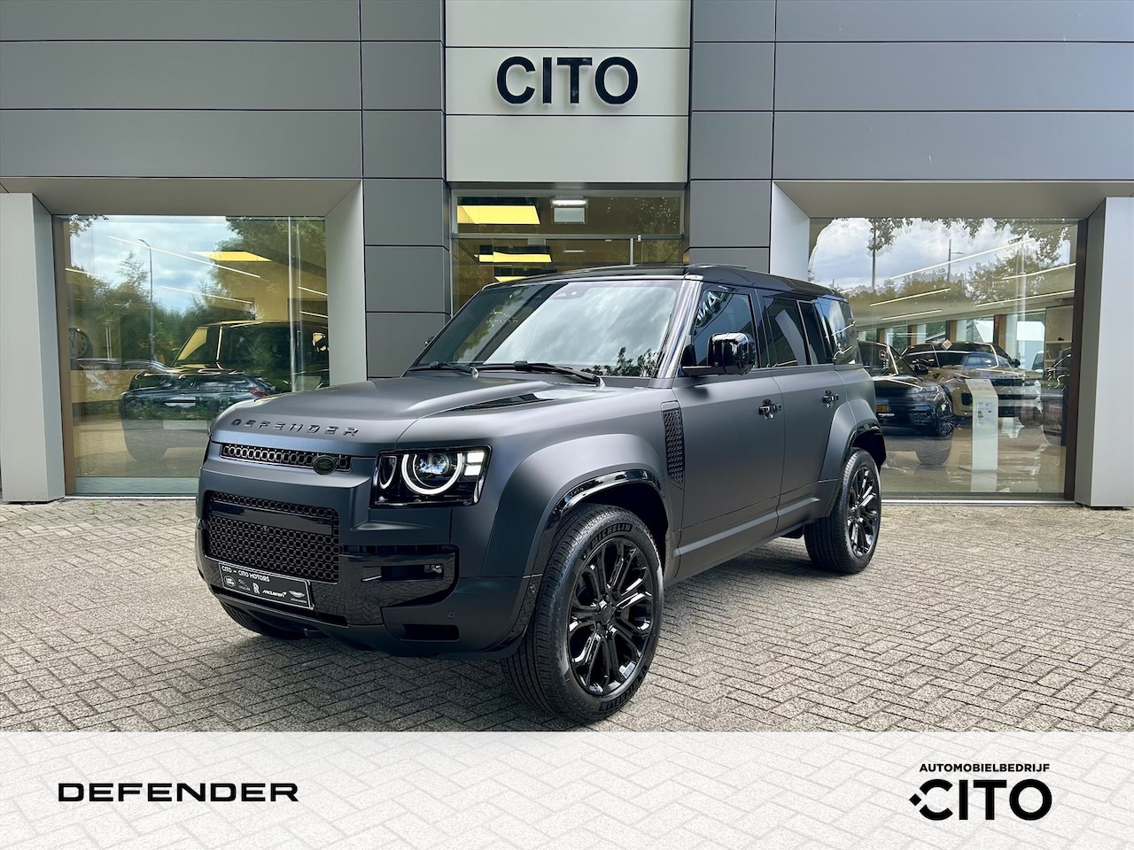Land Rover Defender - P635 V8 AWD OCTA BLACK - AutoWereld.nl