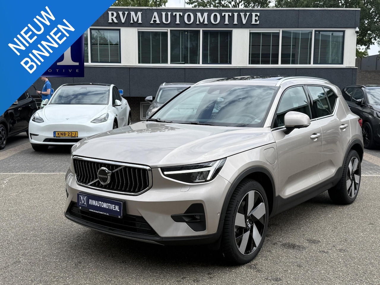 Volvo XC40 - 1.5 T4 Plug-in hybrid Plus Bright VOLVO DEALER ONDERHOUDEN | PANO| 360 CAMERA| HARMAN KARD - AutoWereld.nl