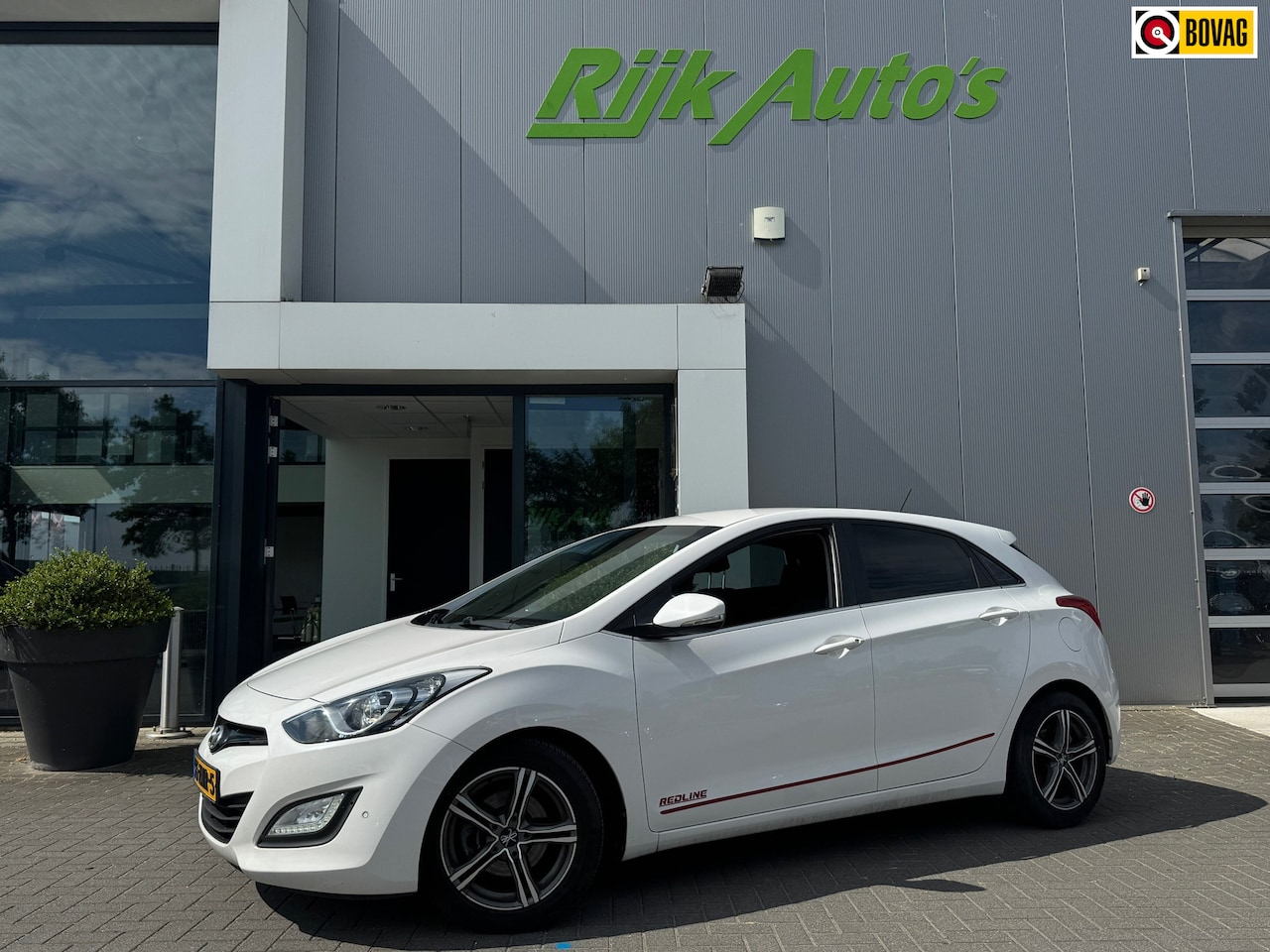 Hyundai i30 - Blue 1.6 GDI i-Vision Redline * Airco * Nieuwe APK * Camera * Nav * - AutoWereld.nl