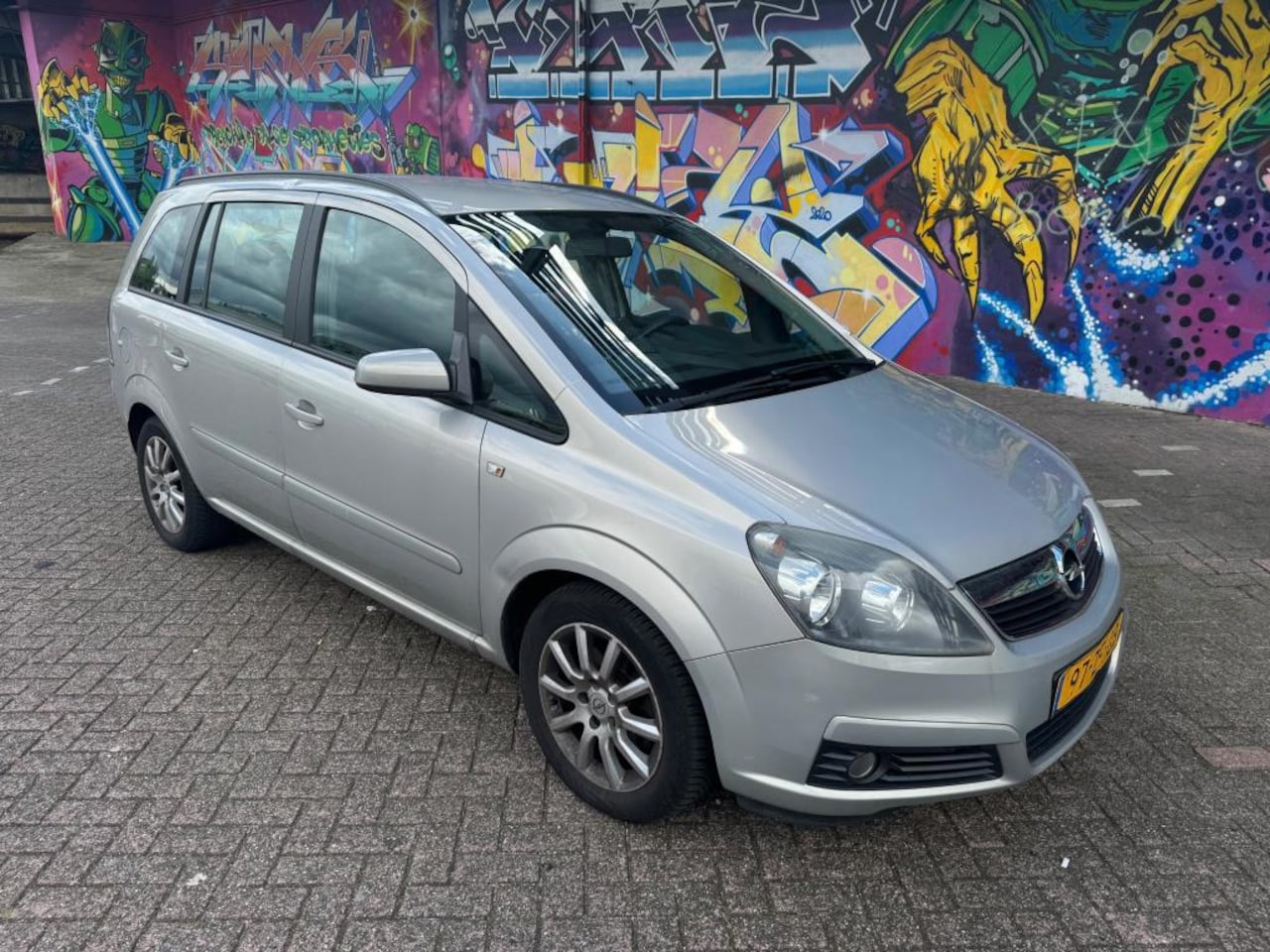 Opel Zafira - 1.6 Temptation airco 7 zitter sport velgen boeken aanwezig goed rijdende auto nette staat - AutoWereld.nl