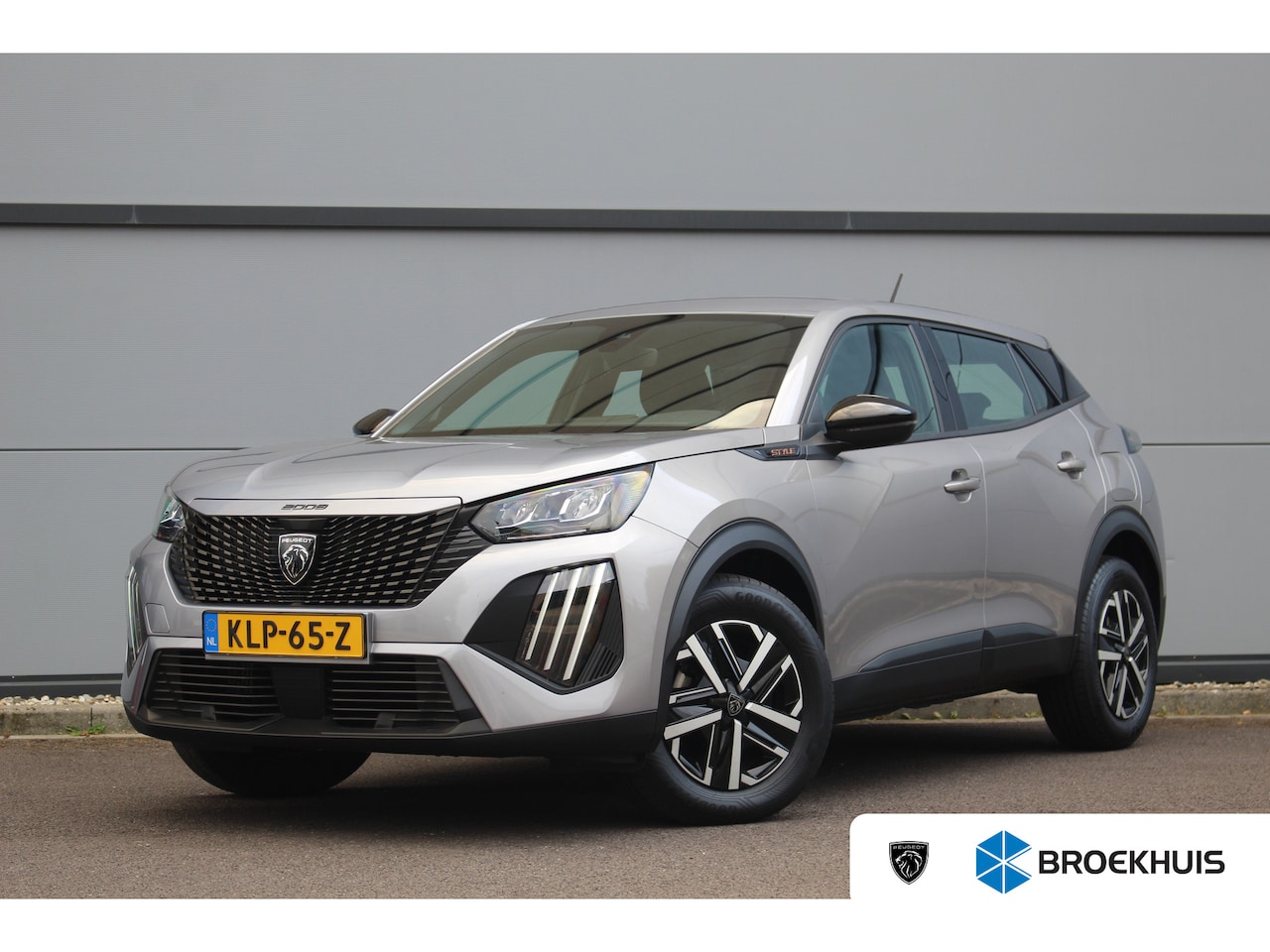 Peugeot 2008 - 1.2 Hybride Style Aut. - AutoWereld.nl