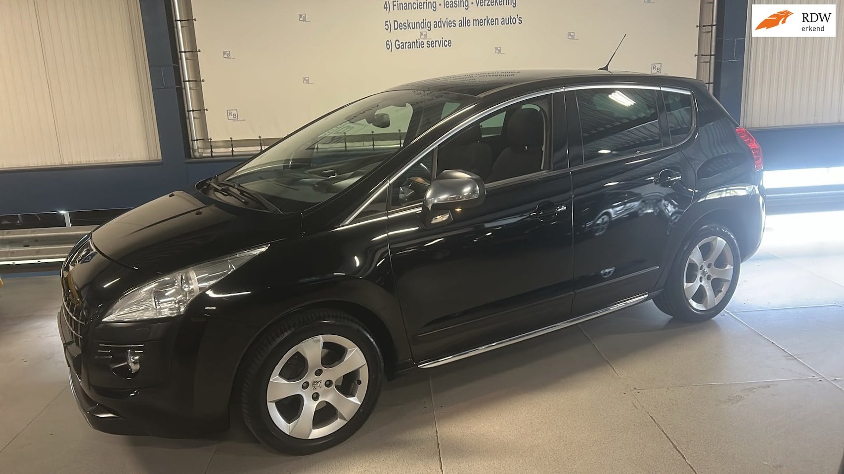 Peugeot 3008 - 1.6 / PANO / NAVI / HEAD UP ! ! ! - AutoWereld.nl