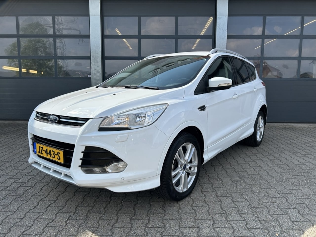 Ford Kuga - 1.5 EcoBoost 150pk 2WD Titanium + Styling Pack - AutoWereld.nl
