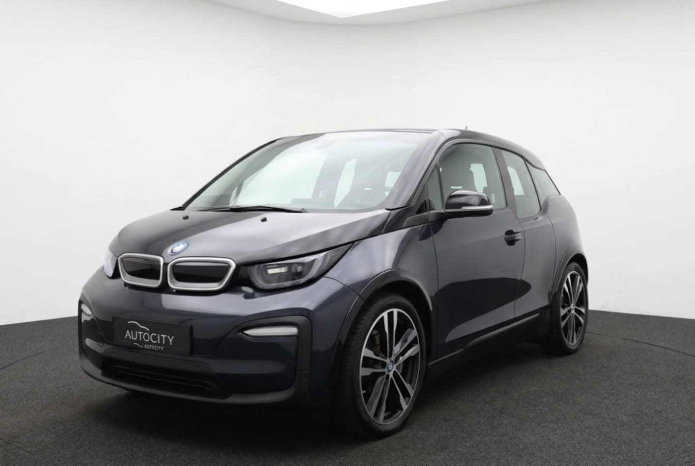 BMW i3 - S 184PK Schuifdak | H&K | Warmtepomp | 20" LM | Stoelverw. - AutoWereld.nl