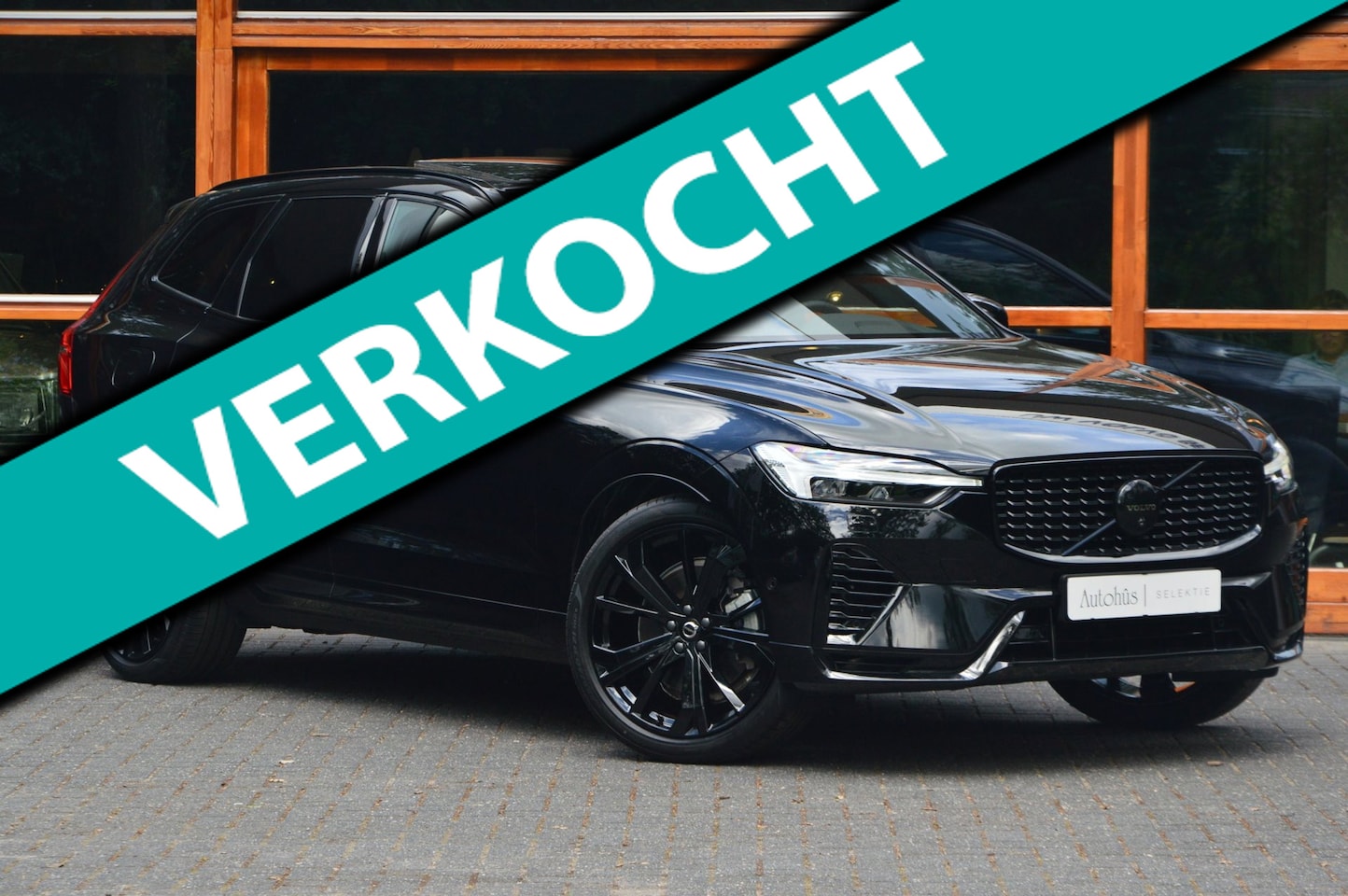 Volvo XC60 - Hybride AWD Plus Black Edition | Luchtvering | Bowers & Wilkins | Panoramadak | 360° Camer - AutoWereld.nl