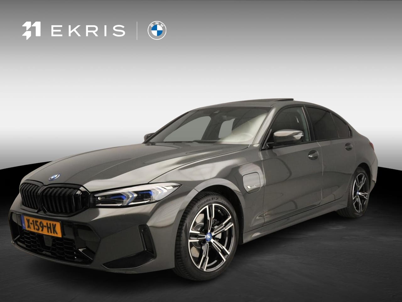 BMW 3-serie - 320e | M-Sportpakket | LED | Navigatie | Active cruise | Schuifdak | Sportstoelen | DAB | - AutoWereld.nl