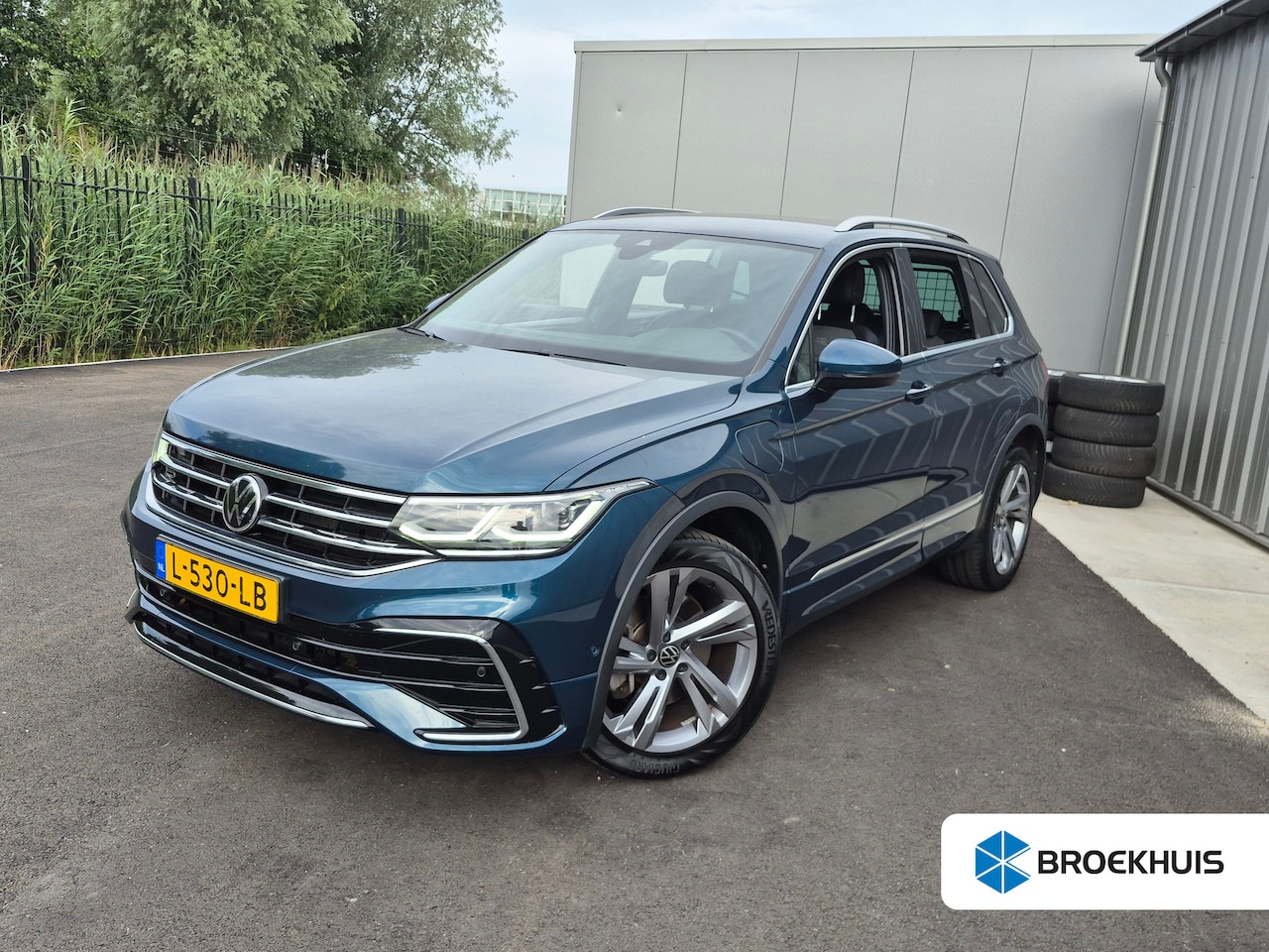 Volkswagen Tiguan - 1.4 TSI eHybrid R-Line Business+245Pk DSG/AUTO | Trekhaak uitklapbaar | Achteruitrijcamera - AutoWereld.nl