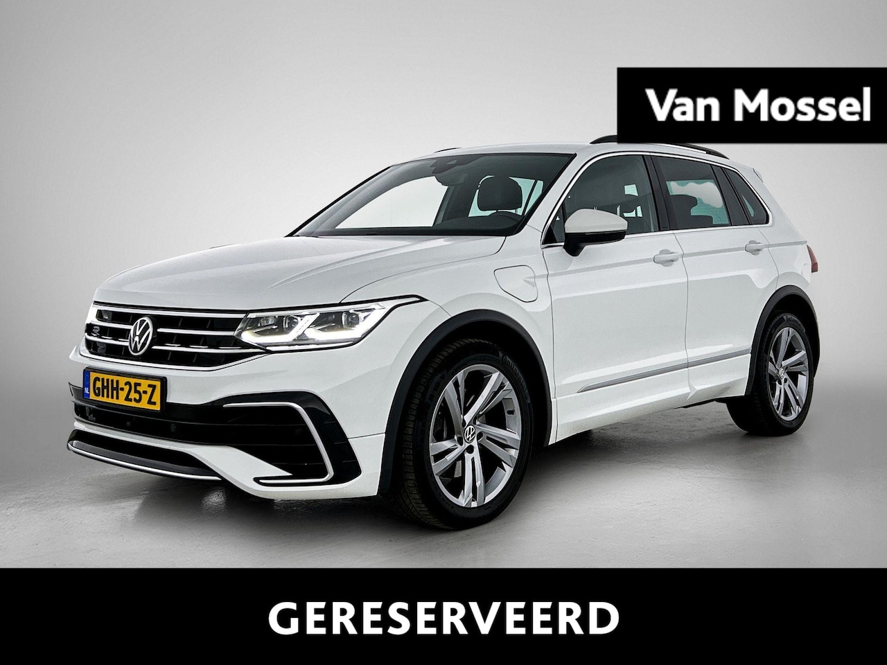 Volkswagen Tiguan - 1.4 TSI eHybrid R-Line Business+ | Soh 94,6% | 245 PK | Automaat | Stoel en Stuurverwarmin - AutoWereld.nl