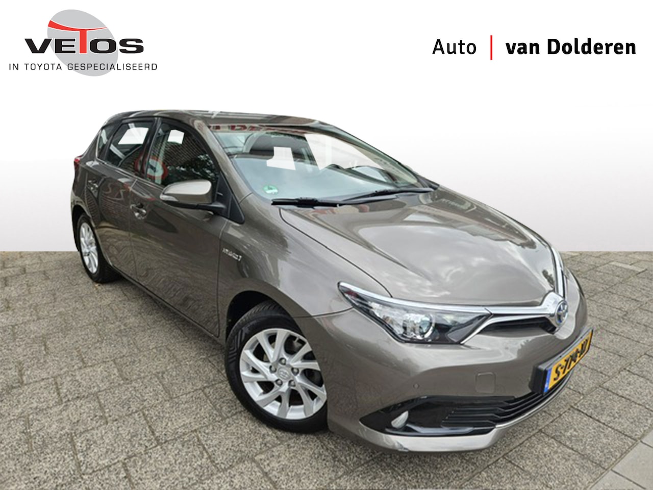 Toyota Auris - 1.8 Hybrid Dynamic Ultimate Parkeersensoren/Stoelverwarming - AutoWereld.nl