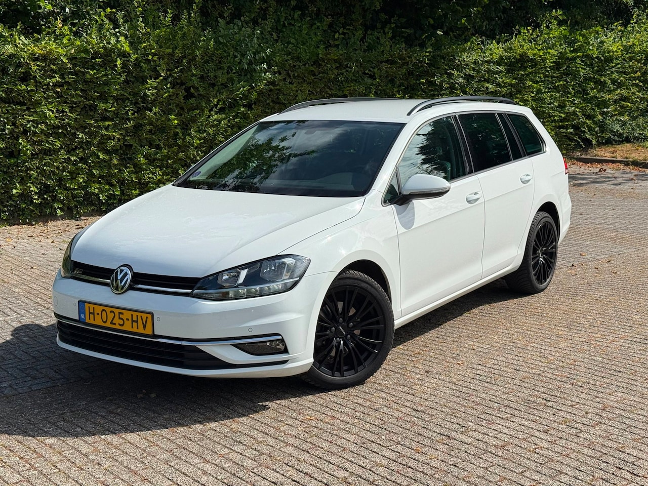 Volkswagen Golf - 1.0 TSI Highline 1.0 TSI Highline - AutoWereld.nl