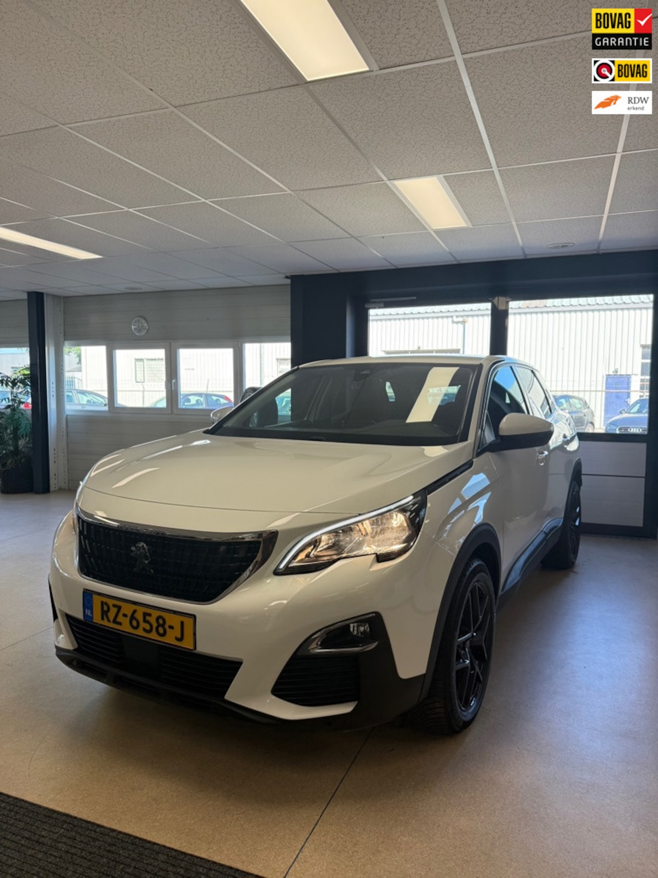 Peugeot 3008 - 1.2 PureTech Active 1.2 PureTech Active - AutoWereld.nl