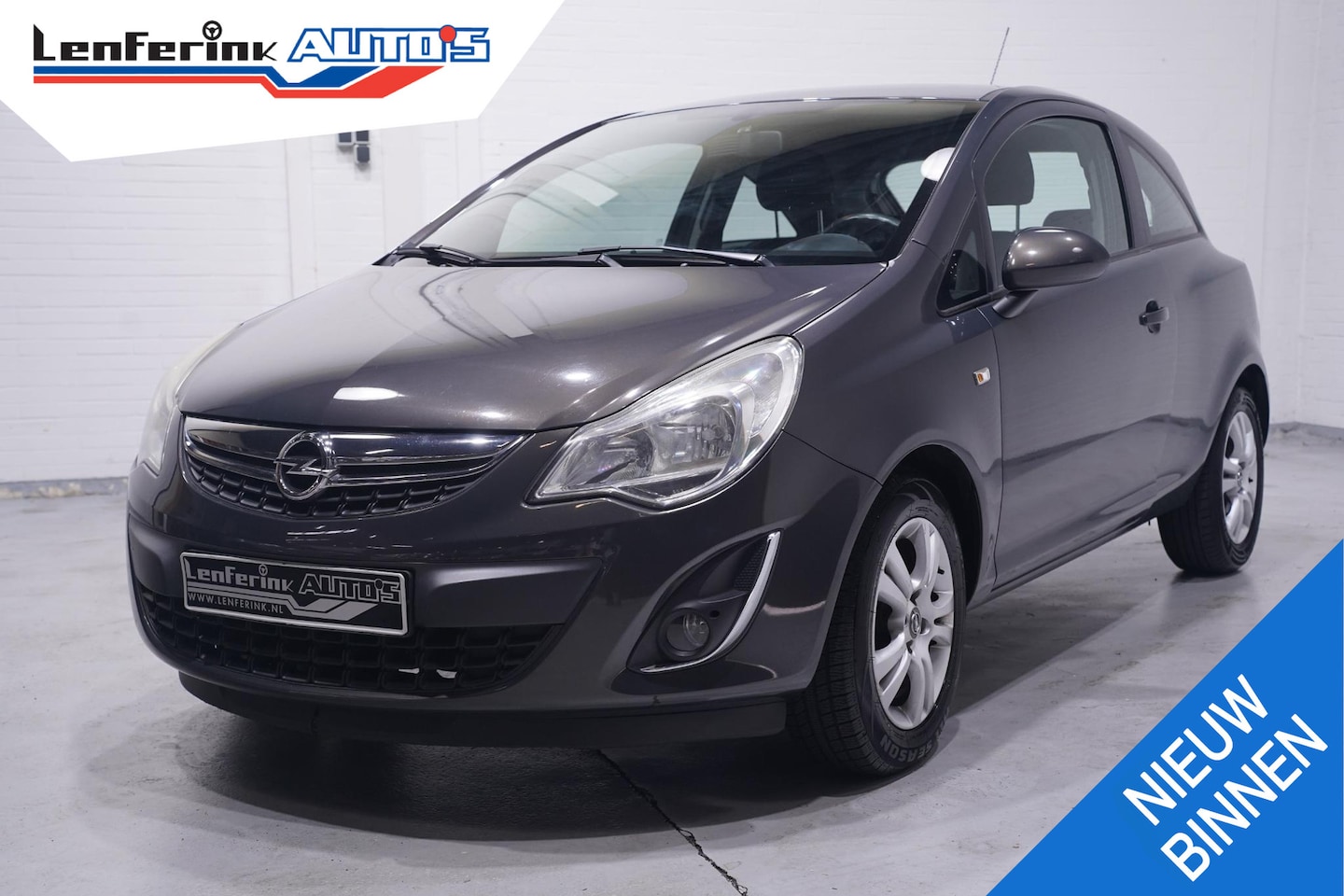 Opel Corsa - 1.2-16V Berlin airco electr-pack stereo 15"-lmv stuurbediening cruise-controle berlin pakk - AutoWereld.nl