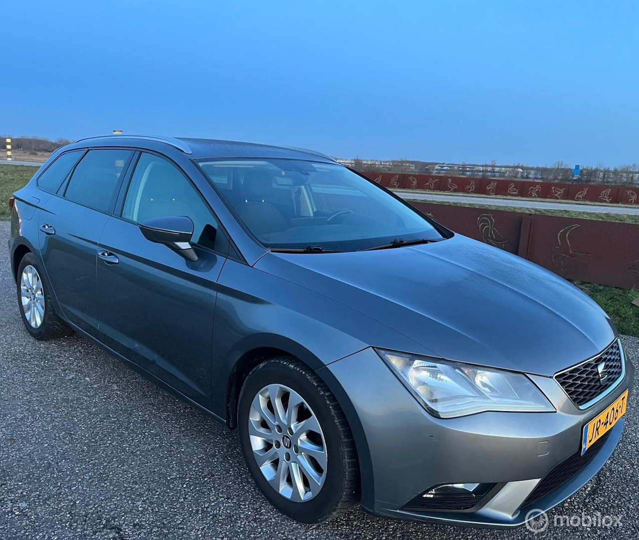 SEAT Leon ST - 1.6 TDI Style Connect Ecomotive 1.6 TDI Style Connect Ecomotive - AutoWereld.nl