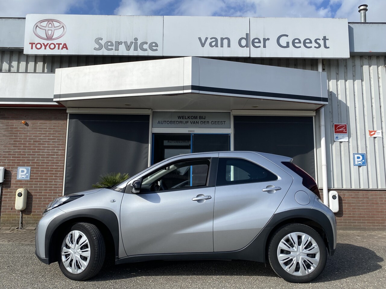 Toyota Aygo X - 1.0 VVT-i S-CVT play 1.0 VVT-i S-CVT Play - AutoWereld.nl