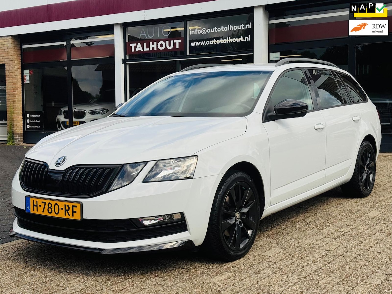 Skoda Octavia Combi - 1.5 TSI Greentech Sport Business - CARPLAY, AUTOMAAT, CRUISE CONTROL, TREKHAAK - AutoWereld.nl