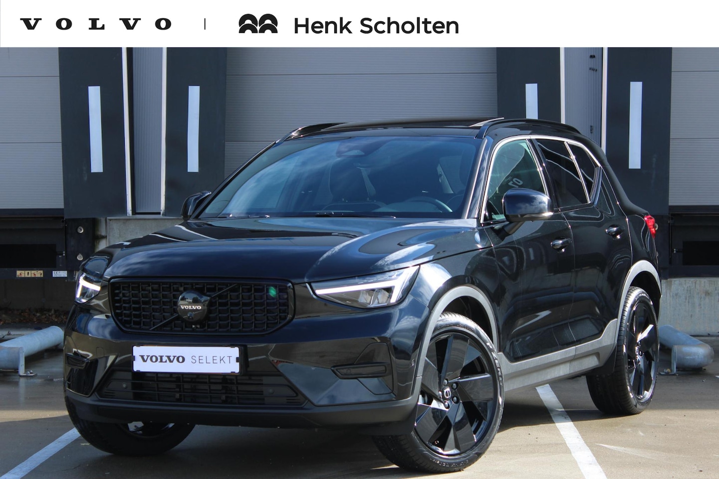 Volvo XC40 - 2.0 B4 Plus Black Edition | Elektrisch Verstelbare Voorstoelen | Getint Glas Achter | 20 i - AutoWereld.nl