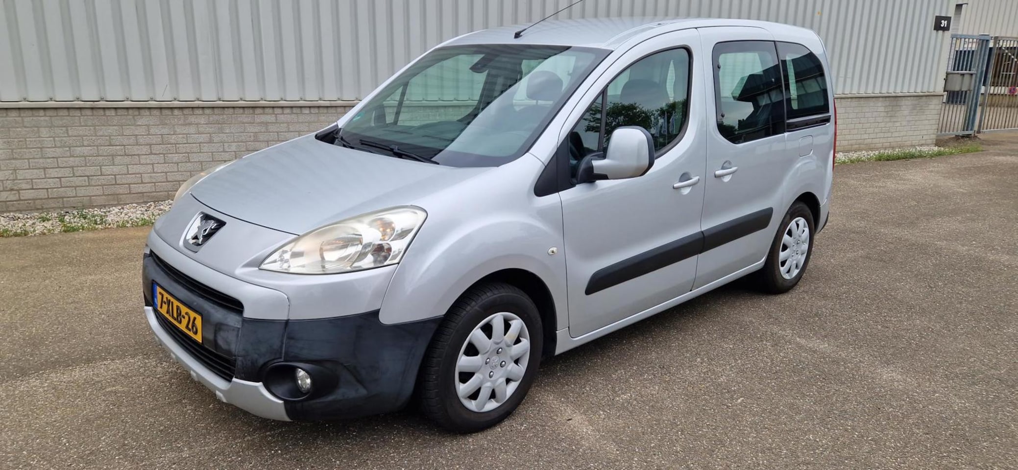 Peugeot Partner Tepee - 1.6 HDiF XT Rolstoelauto / Scootmobiel Vervoer , AIRCO - AutoWereld.nl