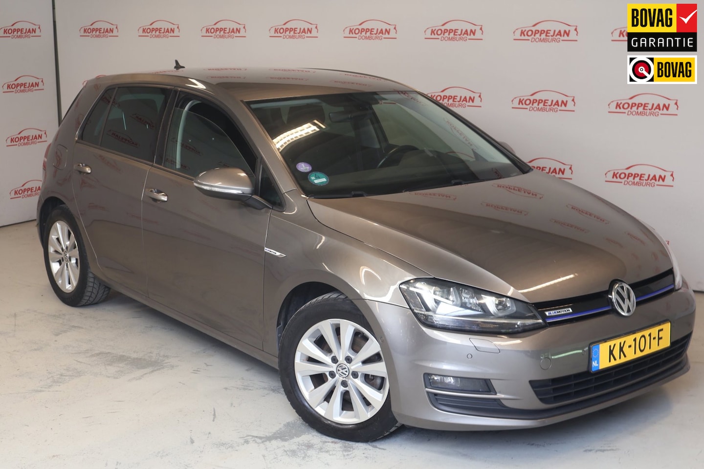 Volkswagen Golf - 1.0 TSI Connected Series NL auto, Carplay, All season banden, Cruise controle - AutoWereld.nl
