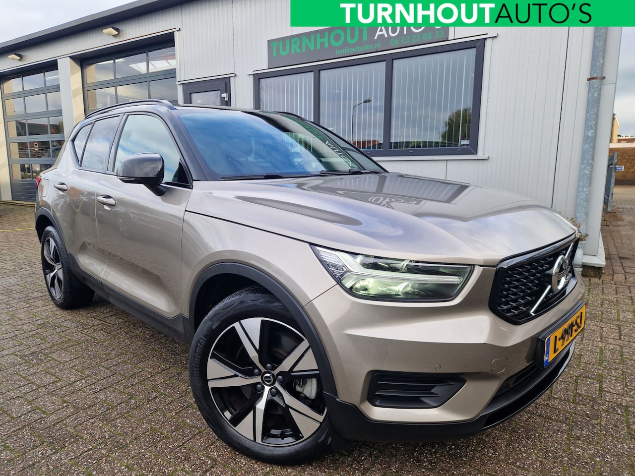 Volvo XC40 - T4 Recharge R-Design NL AUTO! - AutoWereld.nl