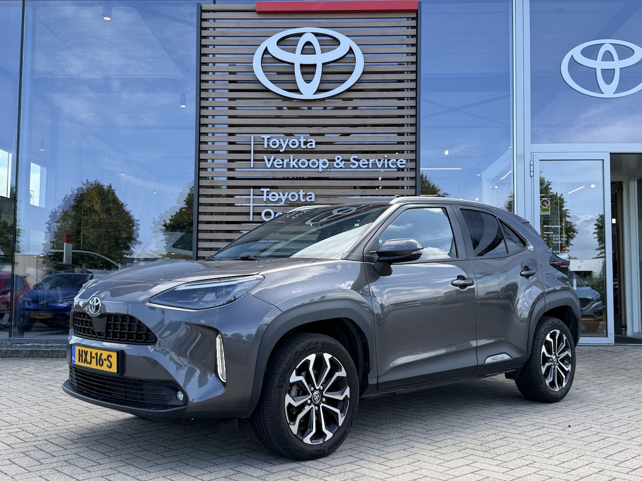 Toyota Yaris Cross - 1.5 Hybrid Dynamic Limited Automaat 116pk | Panoramadak | Trekhaak | Head-up display | Sto - AutoWereld.nl