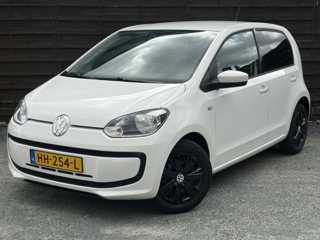Volkswagen Up! - 1.0 move up! BlueMotion / Navigatie / Airco / NAP - AutoWereld.nl