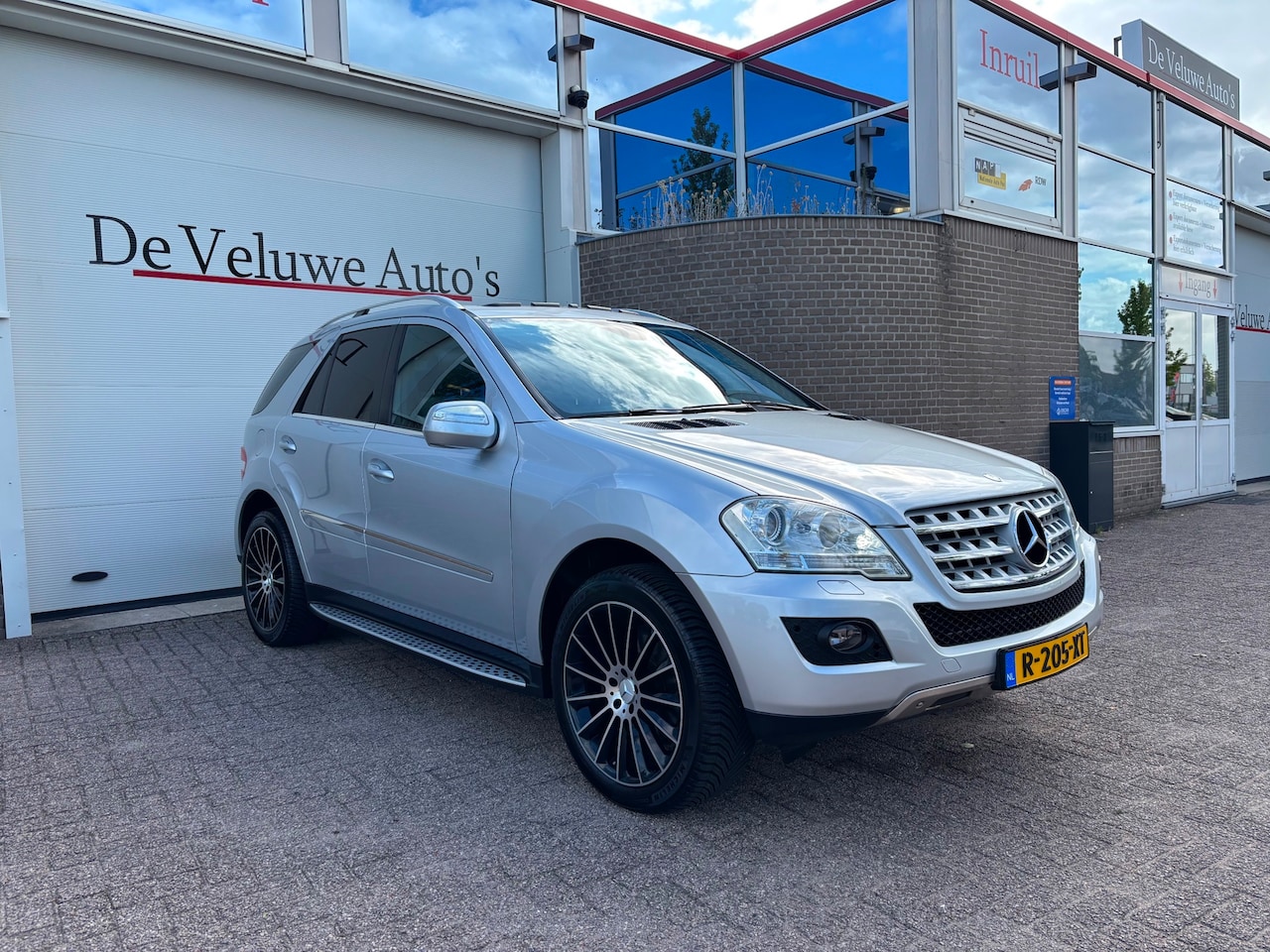 Mercedes-Benz M-klasse - 350|Carplay|H&K|Luchtvering|Trekh. - AutoWereld.nl
