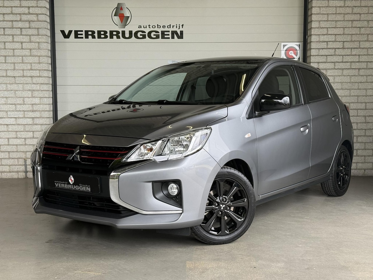 Mitsubishi Space Star - 1.2 Black Edition | 1e eige. | 15"LMV | Carplay | Cruise | Stoelverw. | All-in rijklaarpri - AutoWereld.nl