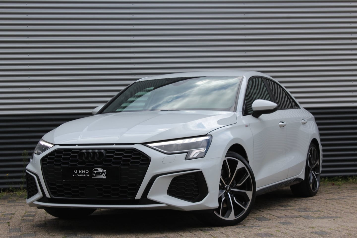 Audi A3 Limousine - 35 TFSI 2x S-Line | Sfeerverlichting | Black optik | Keyless | Lane assist | Virtual dashb - AutoWereld.nl
