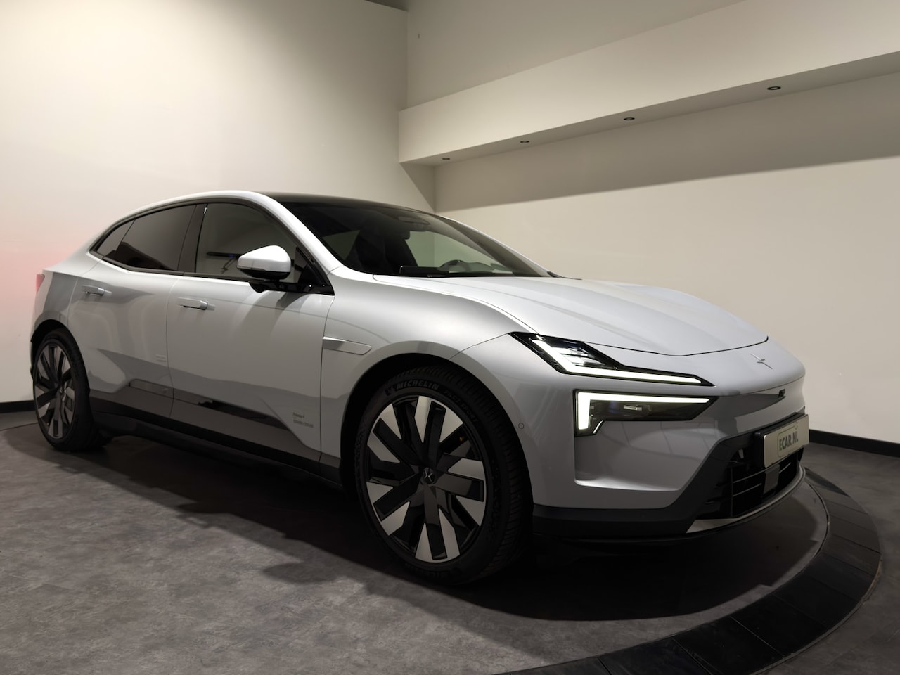 Polestar 4 - Long Range Single motor 100 kWh |Drive Pro, Pilot & Plus Pack | Trekhaak | Extra getint gl - AutoWereld.nl