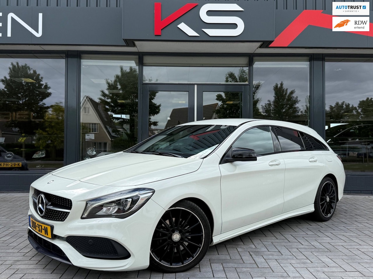 Mercedes-Benz CLA-klasse Shooting Brake - 180 Facelift AMG Night Camera - AutoWereld.nl