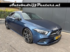 Mercedes-Benz A-klasse - A 200 AMG Nightpakket Pano Leder Sfeerlicht Camera Memory NL-auto