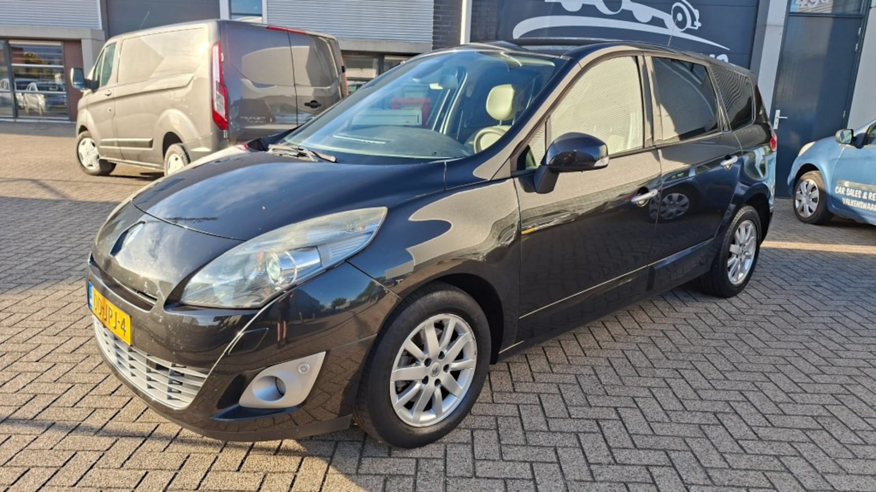 Renault Grand Scénic - 2.0i 16V Automaat 5-Persoons / Leder / Navi / Cruise Control / Climate Control - AutoWereld.nl