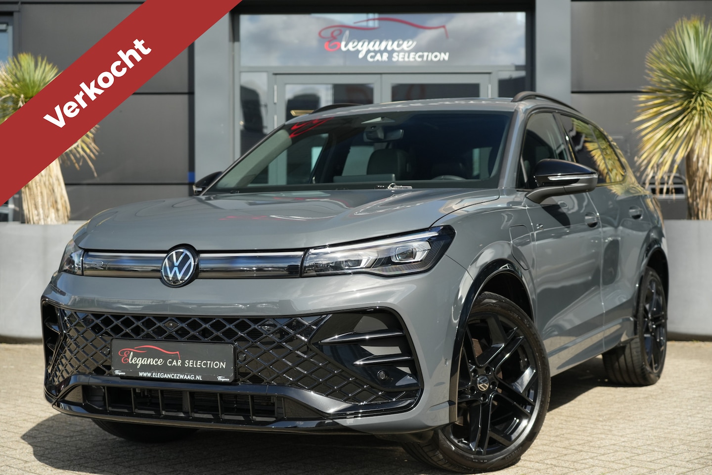Volkswagen Tiguan - 1.5 eHybrid R-Line Edition Panoramadak/Trekhaak/360Camera - AutoWereld.nl