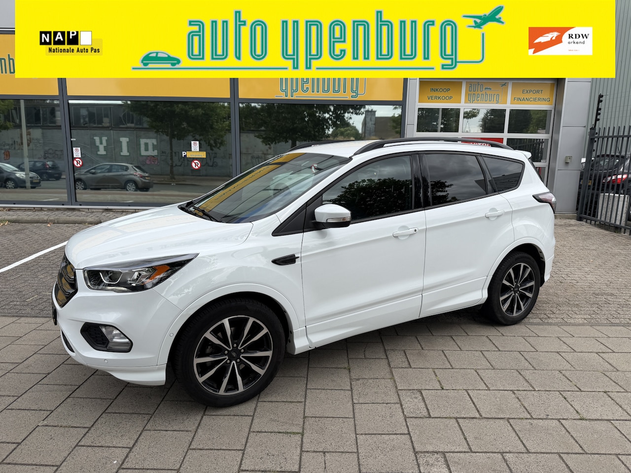 Ford Kuga - 1.5 Titanium Styling Pack * ST-Line * 67.894 Km * Leder / Alcantara * Navi * Climatronic * - AutoWereld.nl