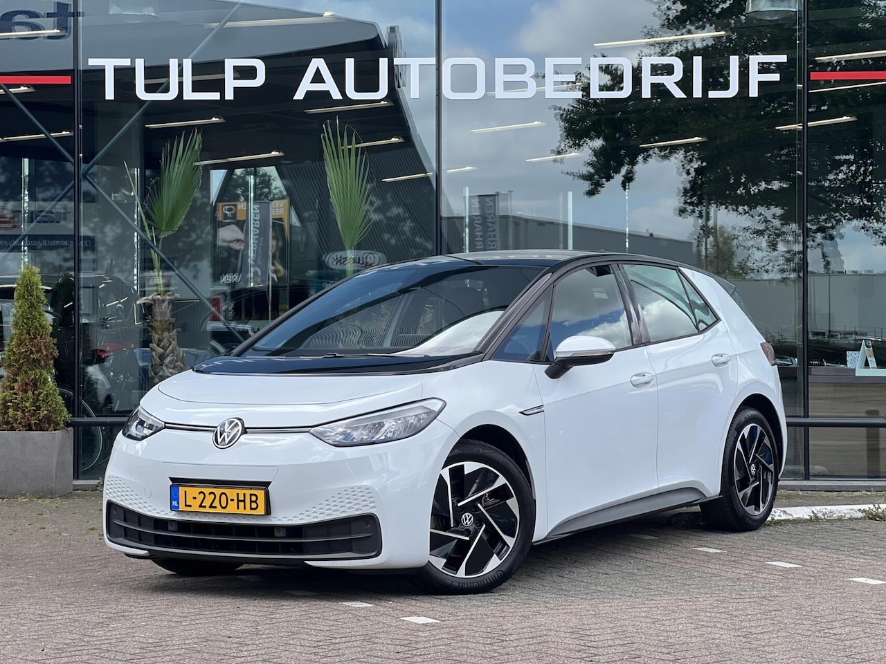 Volkswagen ID.3 - Life 58 kWh Airco Clima Cruise 18"LMV LED - AutoWereld.nl