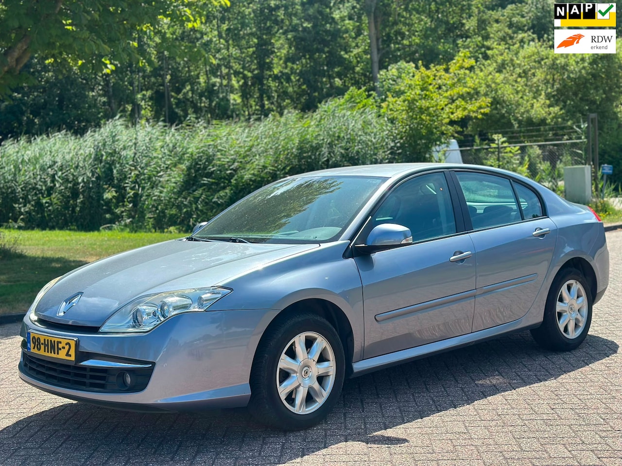 Renault Laguna - 2.0 16V Expression/AIRCO/CRUISE/NAVI/PARKEERSENS ACHTER - AutoWereld.nl