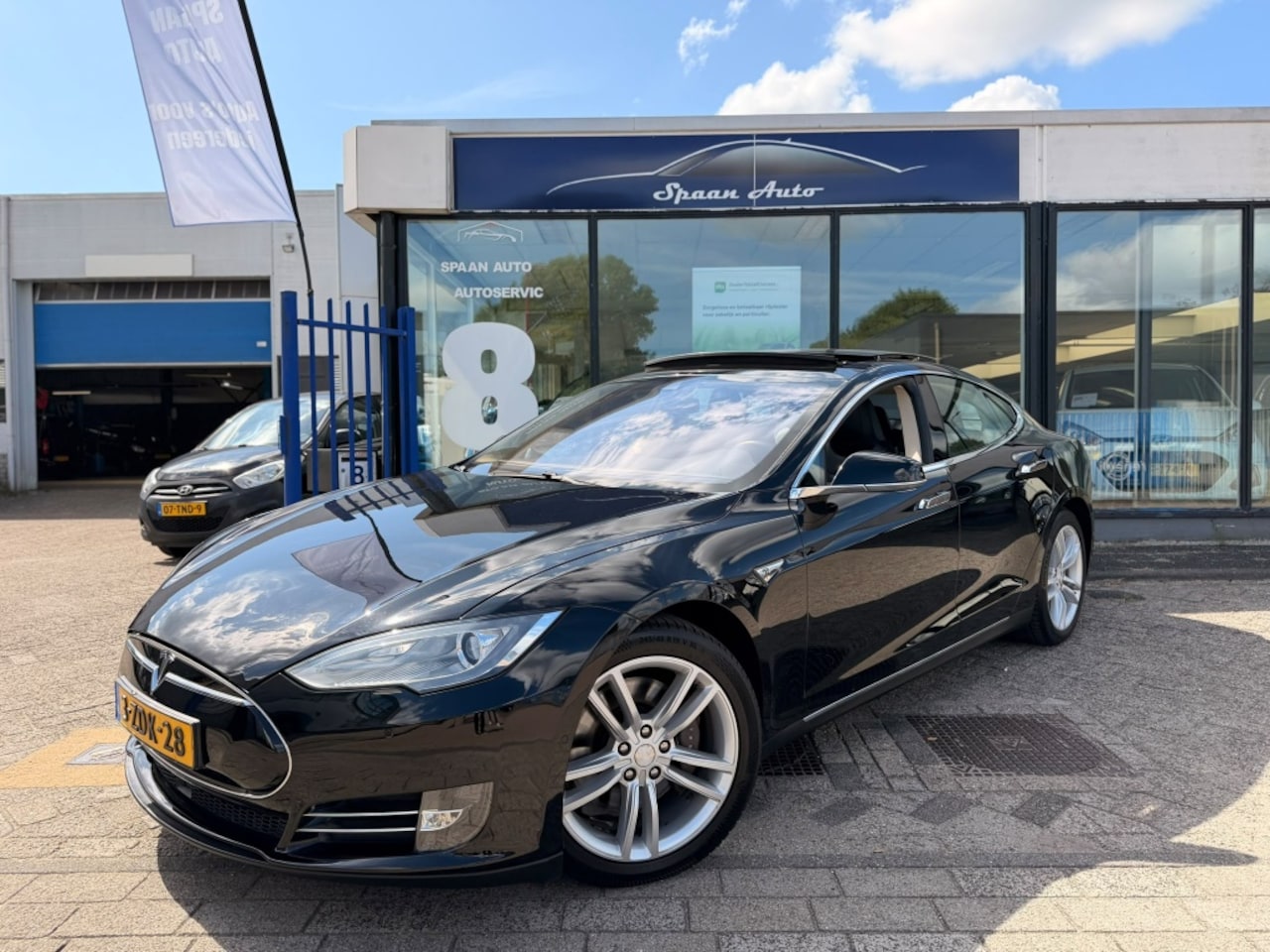 Tesla Model S - motors 85 Performance | FREE SUPERCHARGEN | PANODAK | LEDER - AutoWereld.nl
