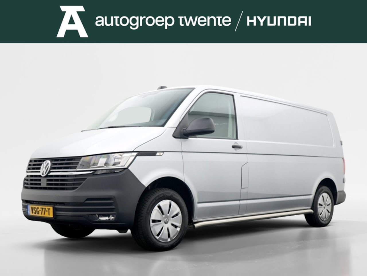Volkswagen Transporter - 2.0 TDI L2H1 Comfortline | Trekhaak | Navigatie | All-seasonbanden - AutoWereld.nl