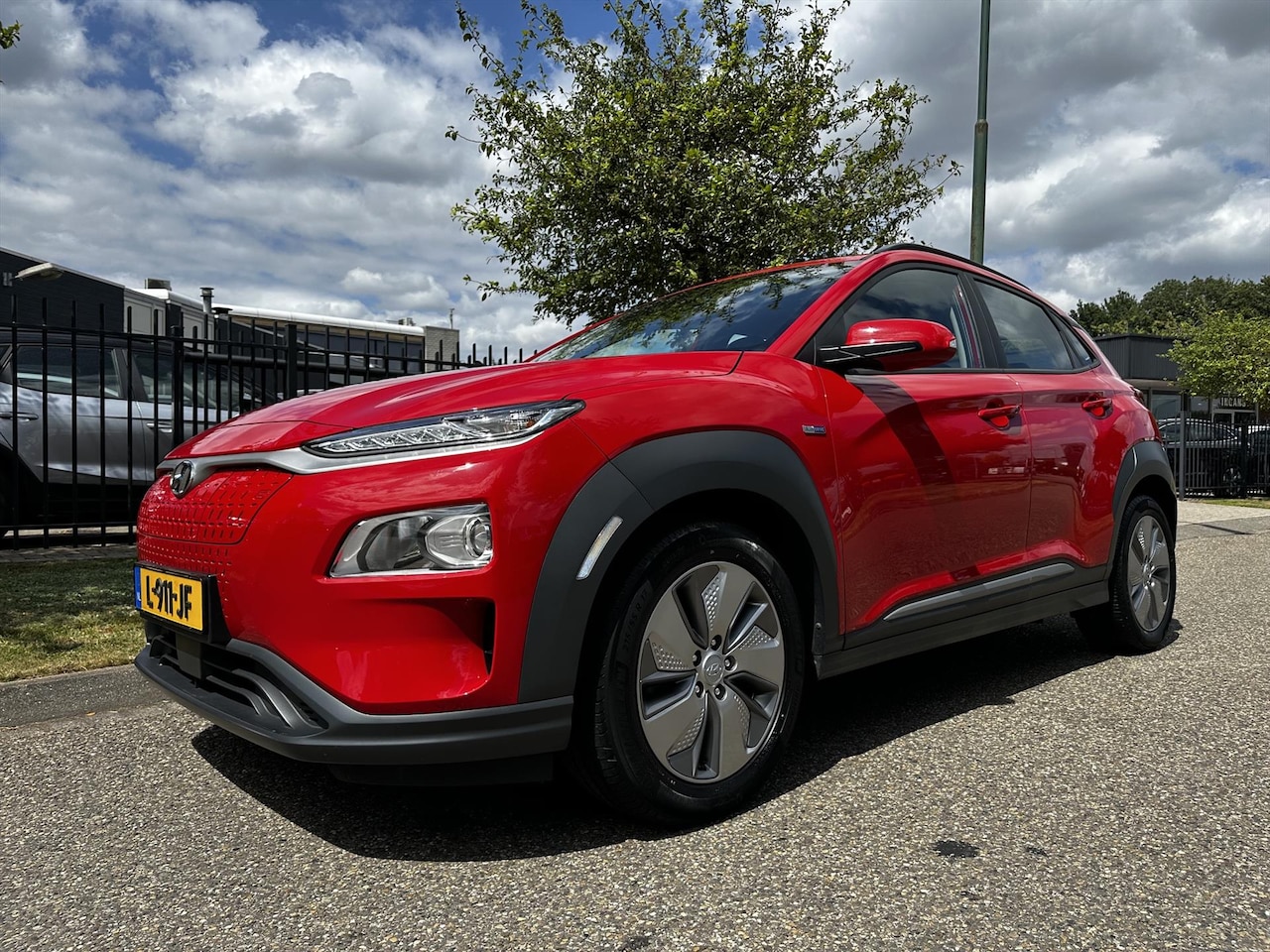 Hyundai Kona - 64kWh 204pk Aut Comfort Smart SOH 97,8% Parkeer Camera - AutoWereld.nl