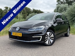 Volkswagen e-Golf - Automaat / NL Auto / Navigatie / Achteruit rij camera / Climate Control / Lm Velgen /
