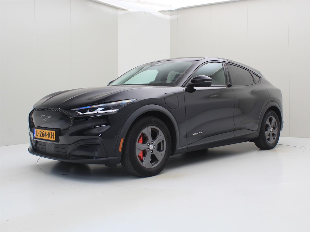 Ford Mustang Mach-E - 75kWh 258pk RWD 95% Soh [ LEDER+CARPLAY+STOEL/STUURWIELVERWARMING ] - AutoWereld.nl