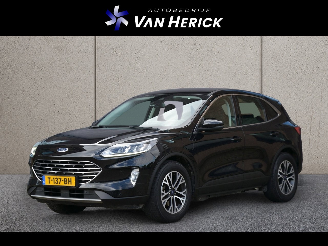 Ford Kuga - 2.5 PHEV Titanium 225PK | Navigatie | Stoelverwarming | Climate Control - AutoWereld.nl