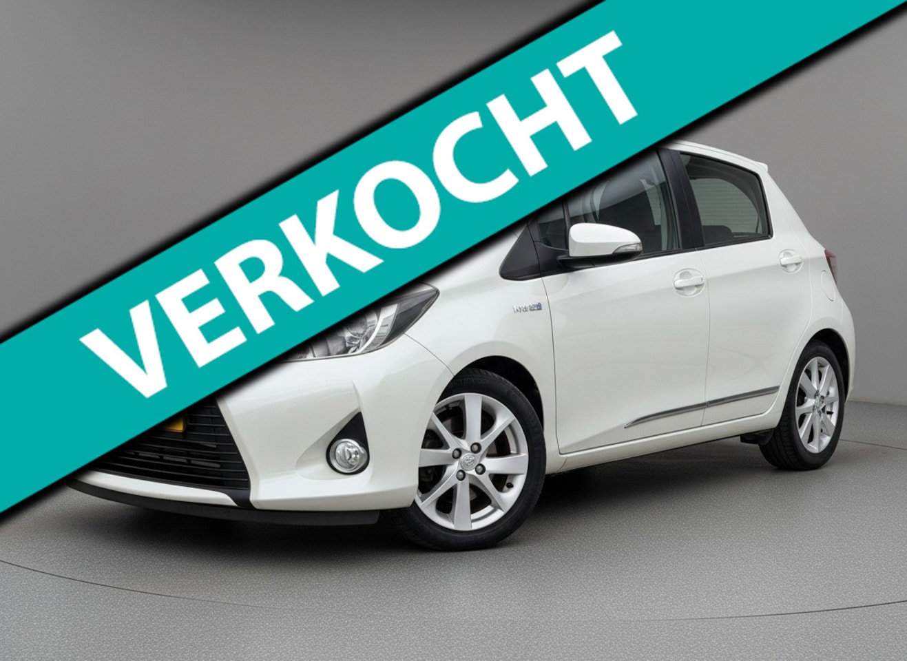 Toyota Yaris - 1.5 Full Hybrid Dynamic|Navi|PDC|Camera|Cruise|Airco - AutoWereld.nl