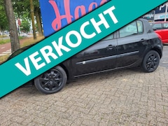 Renault Clio - 1.2 TCe Special Line Trekhaak airco