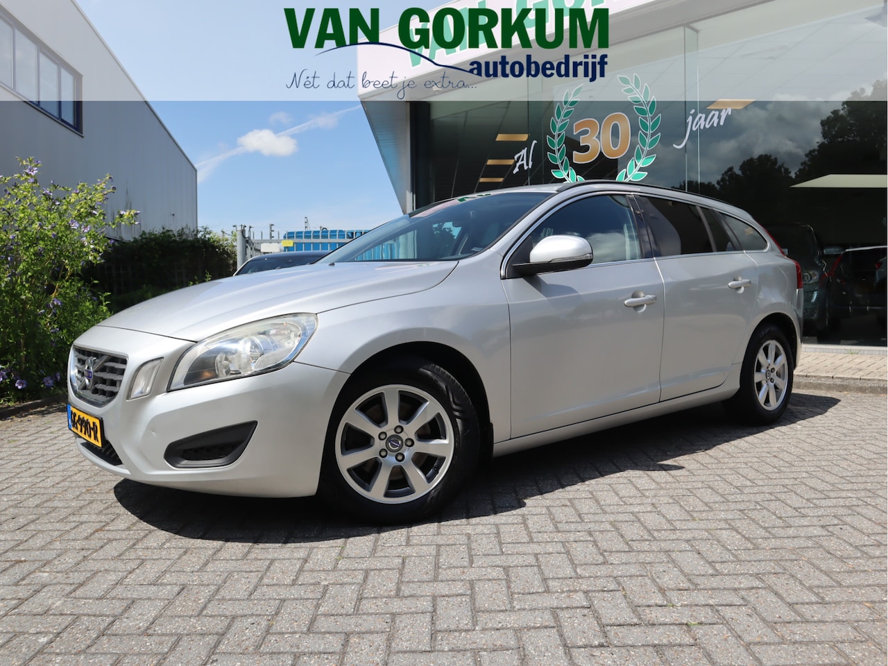 Volvo V60 - 1.6 DRIVe R-Design Airco / Trekh / Pdc / Handgesch / Leder / Volledig onderhouden / All-se - AutoWereld.nl