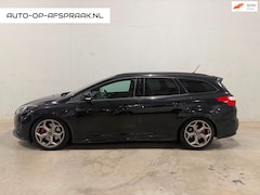 Ford Focus Wagon - 2.0 EcoBoost ST-2 250pk Navi Clima Cruise APK NAP