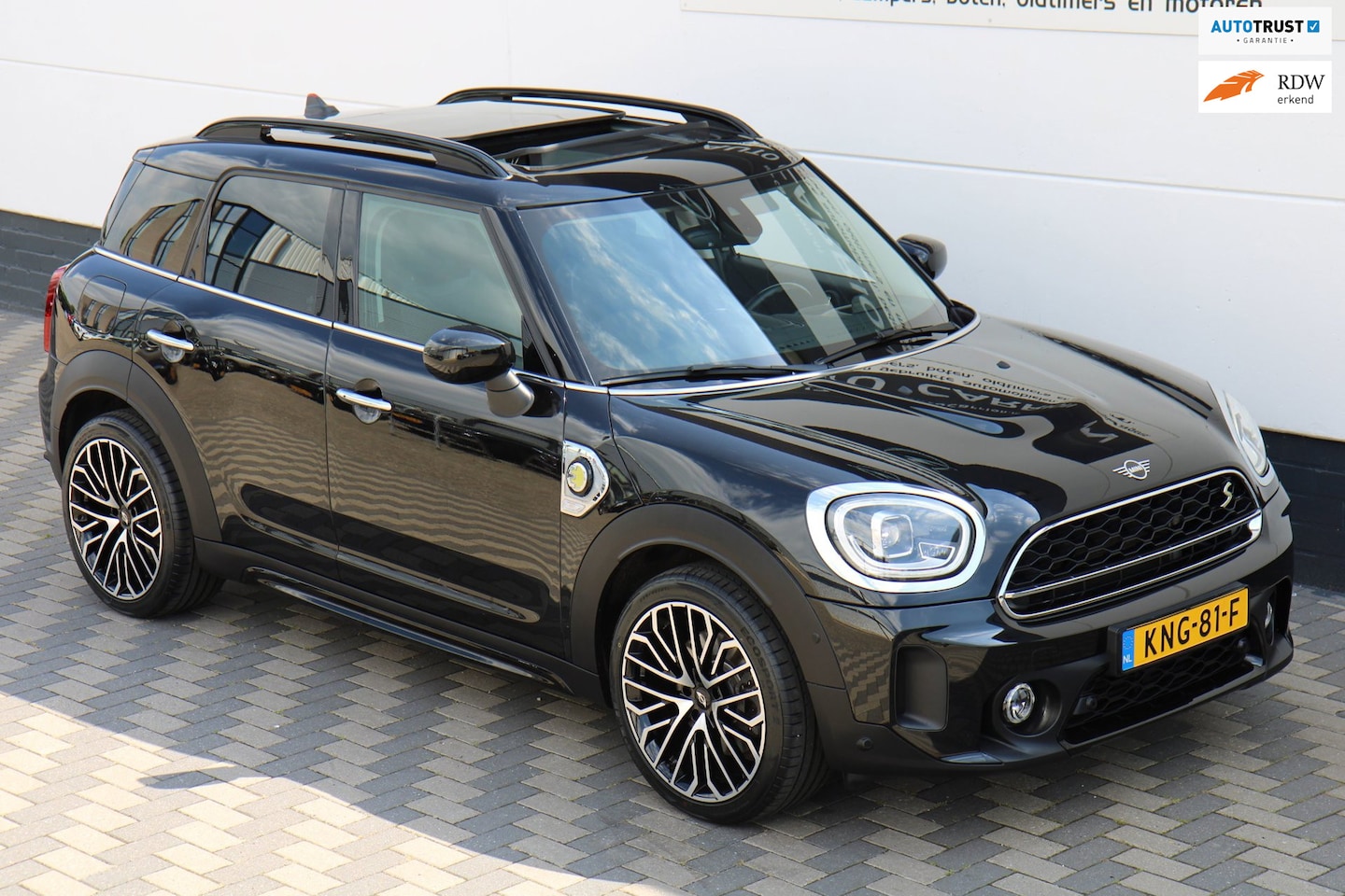 MINI Countryman - 1.5 Cooper S E ALL4 PHEV Pano Leer Camera !! - AutoWereld.nl