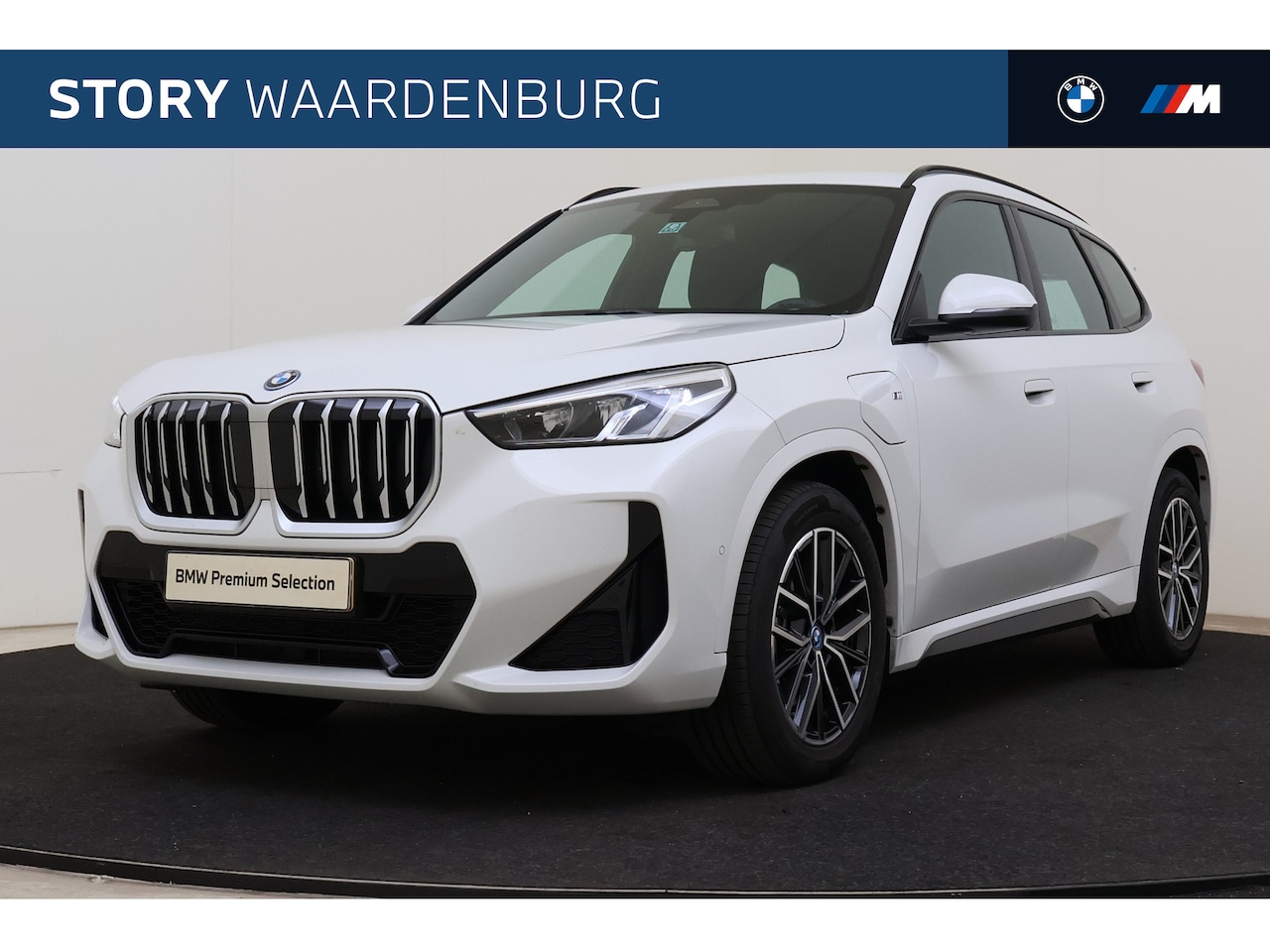 BMW X1 - xDrive25e M Sport Automaat / Sportstoelen / Achteruitrijcamera / M Adaptief onderstel / St - AutoWereld.nl