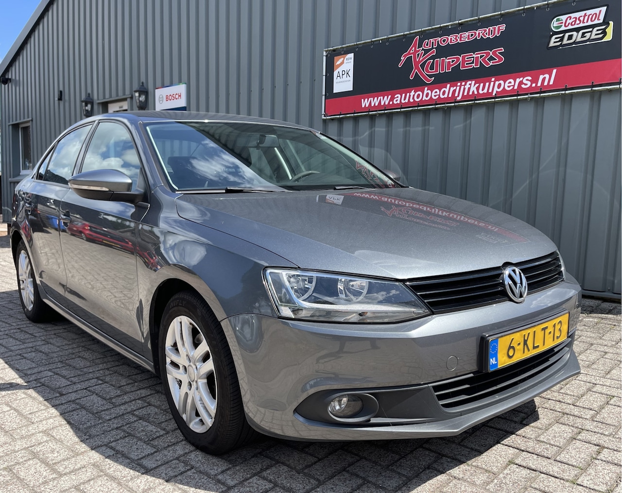 Volkswagen Jetta - 1.6 TDI Trendline BlueMotion Airco Cruise.Lm.velgen.Trekhaak - AutoWereld.nl