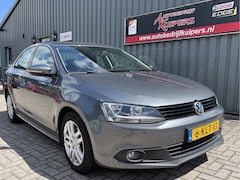 Volkswagen Jetta - 1.6 TDI Trendline BlueMotion Airco Cruise.Lm.velgen.Trekhaak
